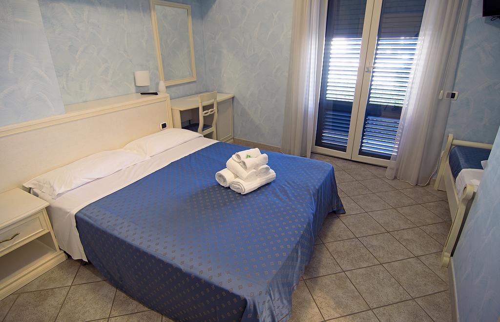 Hotel Capital Cupra Marittima Room photo