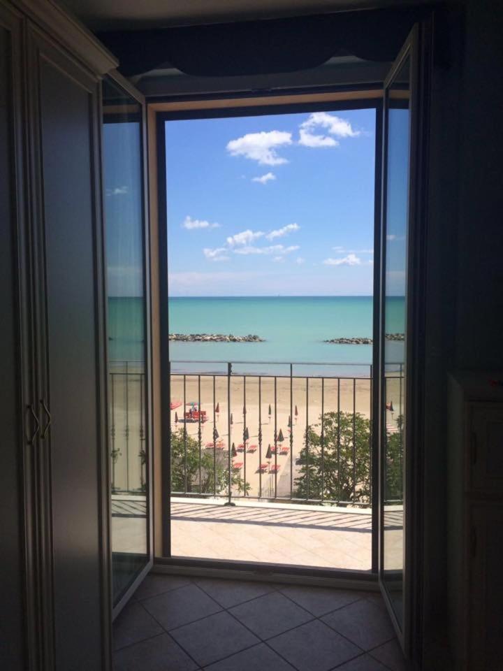 Hotel Capital Cupra Marittima Exterior photo