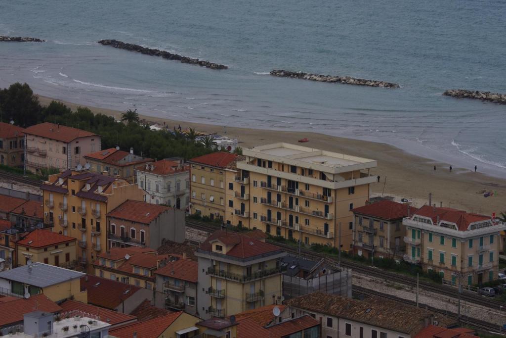 Hotel Capital Cupra Marittima Exterior photo